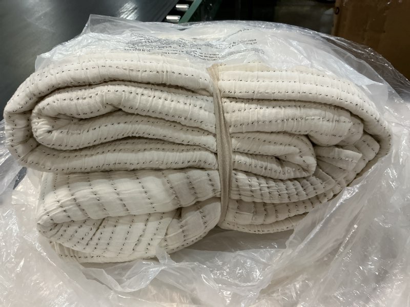 Condition photo showing Good Condition for organic cotton channel stitch coverlet set, king/cal king, undyed