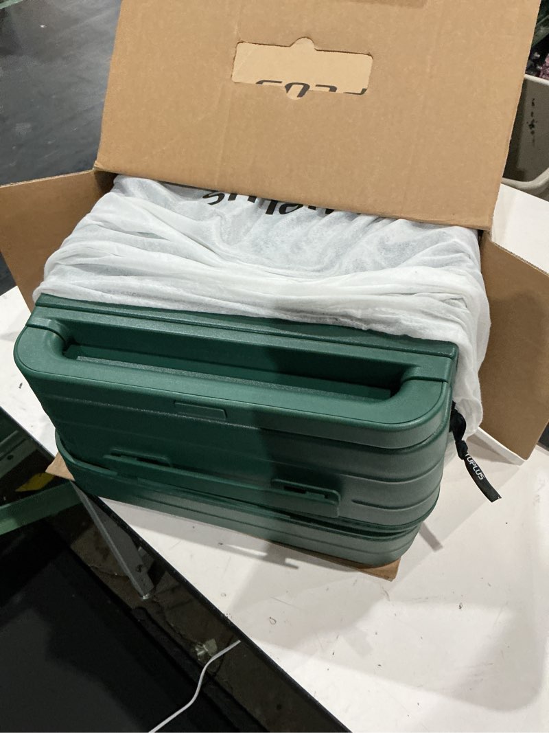 Condition photo showing Good Condition for tuplus impression suitcase, green