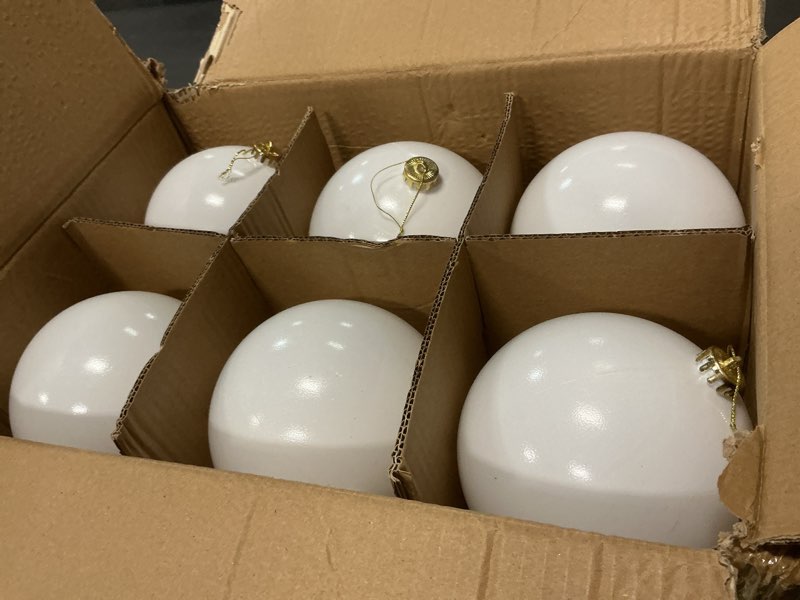 Condition photo showing Good Condition for Zubebe 12 Pcs Large Christmas Ball Ornaments Giant Oversized Plastic Shatterproof Christmas Ball Outdoor Vintage Hanging Decorations UV Water Resistant for Holiday Farmhouse(White,6 Inches)