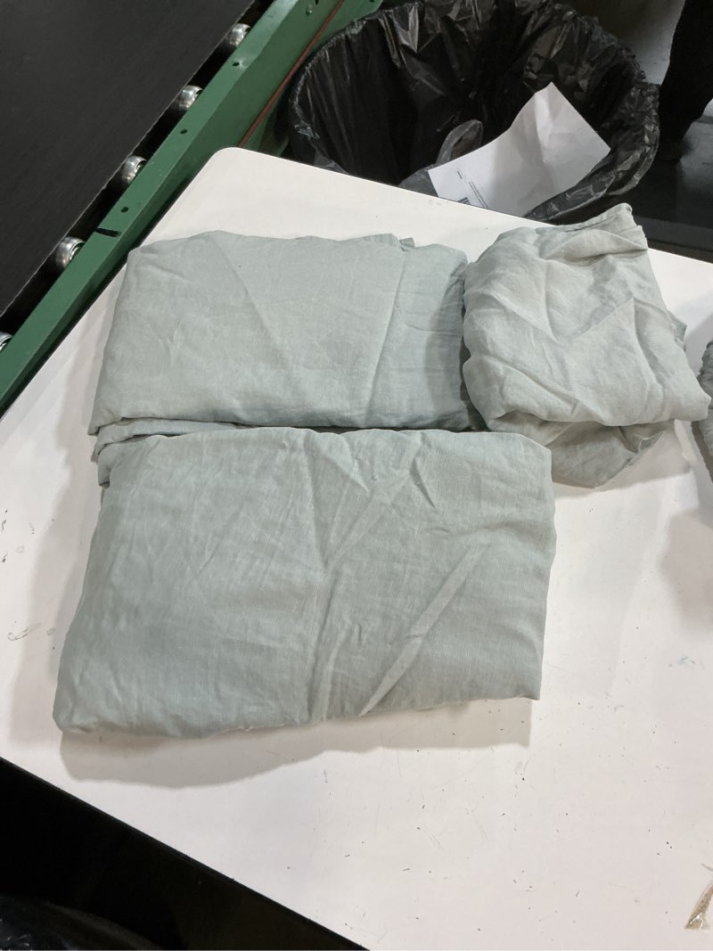 Condition photo showing Good Condition for quince european linen sheet set of 4 pieces mist queen
