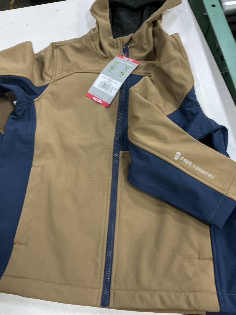 Condition photo showing Good Condition for free country boys softshell jacket size medium