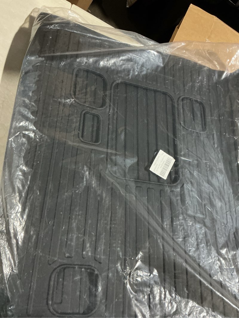 Condition photo showing Good Condition for joularise floo... (cargo mats set)