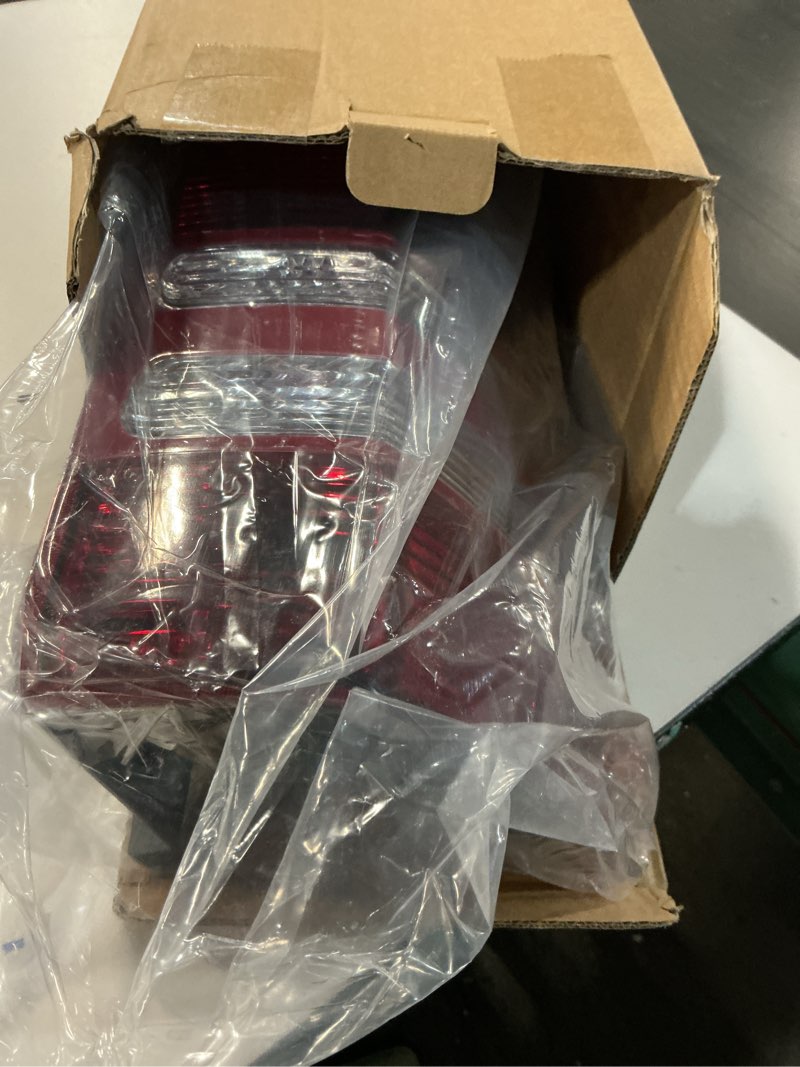 GUSSTZEL Heavy-duty Tail Light Compatible With 2007-2018 Mercedes-Benz Sprinter (Passenger Side)