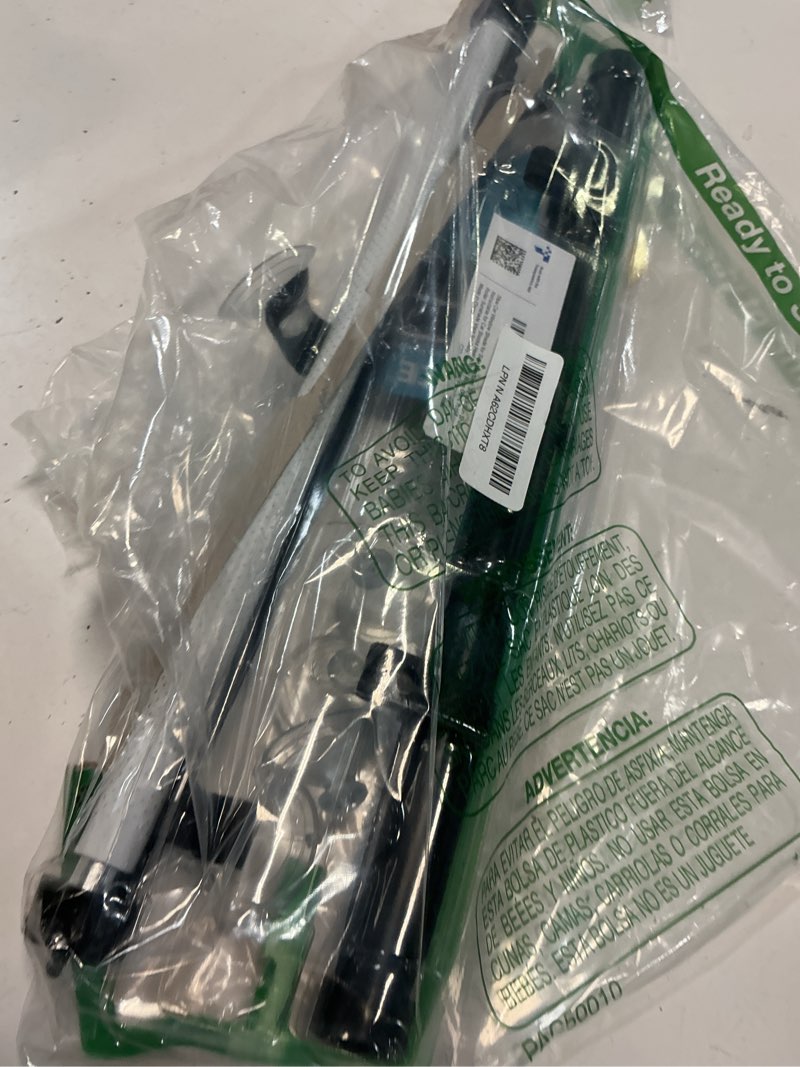 Condition photo showing Good Condition for Sfee Car Window Shade for Side Windows, 2 Pack Sun Shade Retractable for Car Blocks Heat and UV Rays Glare Protection Roller Sunshade Visor for Baby, Kids, Pets, Passengers 20''x22'' ['Black']