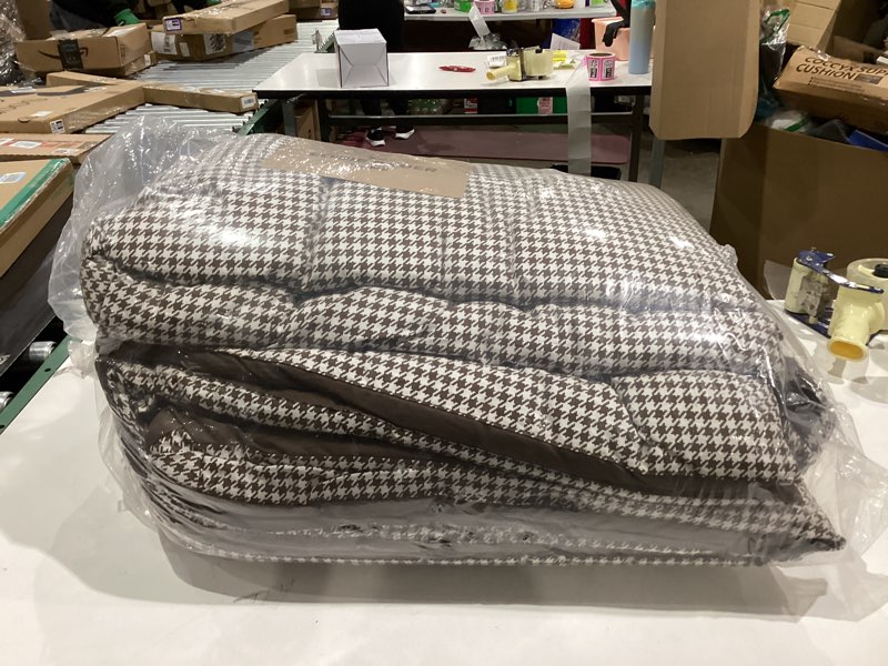 Condition photo showing Good Condition for Eddie Bauer - King Bedding Comforter Sets, Naturally Soft & Smooth Cotton Bedding w/Matching Pillowcases, Reversible 3 Piece Bed Sets (Harrison Brown) King Harrison Brown