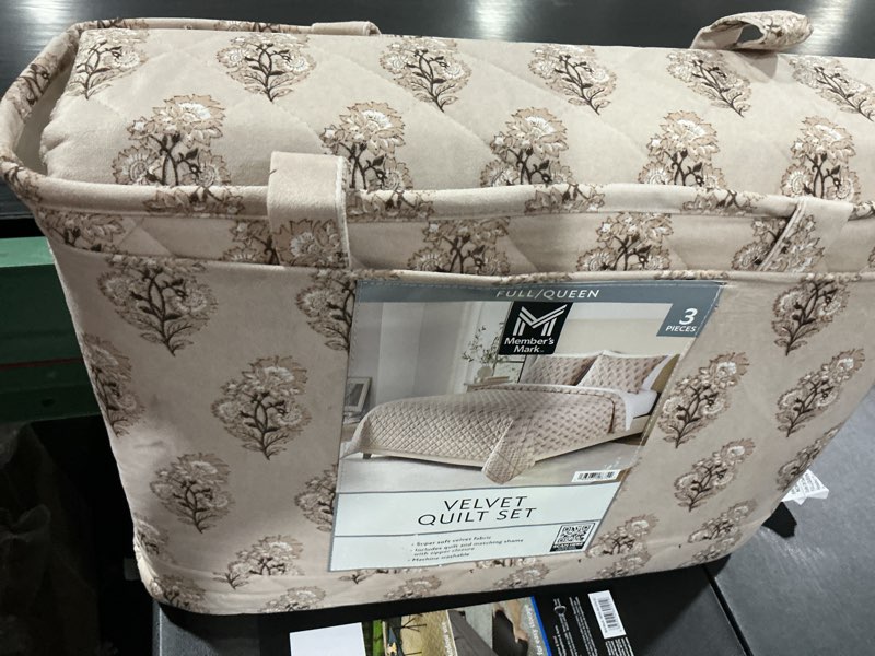 Condition photo showing New/Like New for member's mark 3-piece velvet box quilt set, full/a queen
