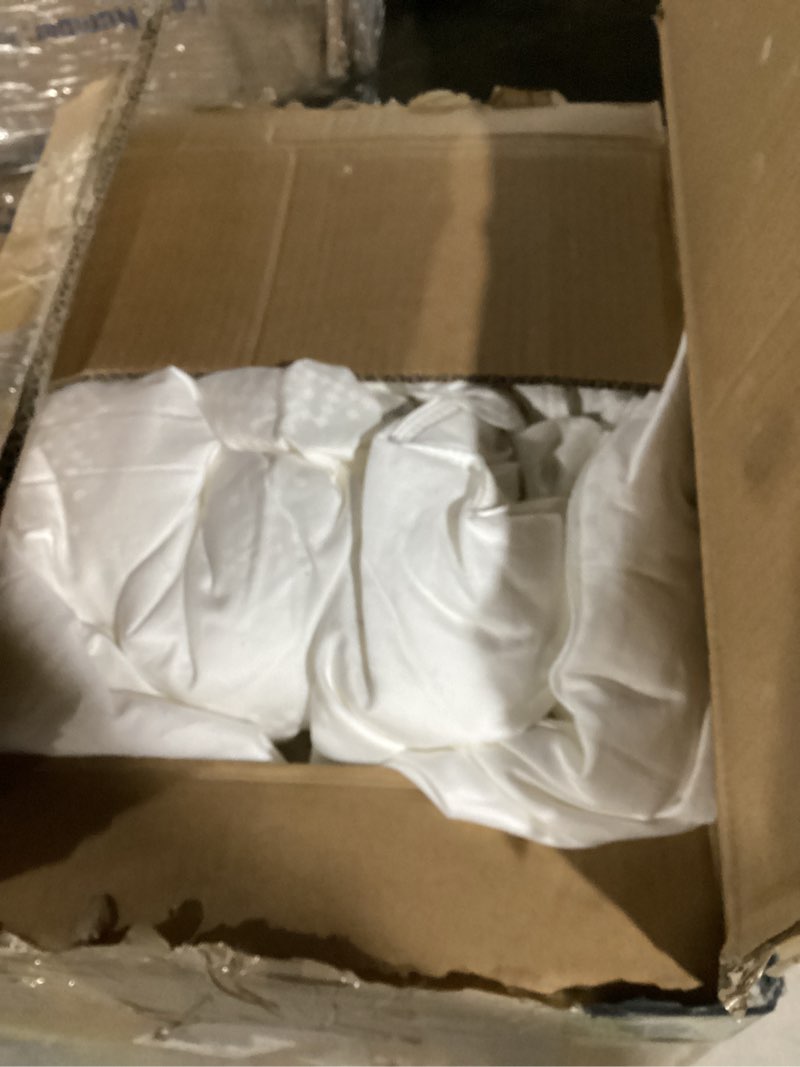 Condition photo showing As Is for THXSILK All Season Mulberry Silk Comforter/Duvet/Quilt, 100% Grade 6A Natural Long Strand Silk Bedding, Pure Cotton Shell(White), Queen Size 87in x 91in/220cm x 230cm, Weight 2.76lb/1.25kg Spring/Fall Queen(87in x 91in)
