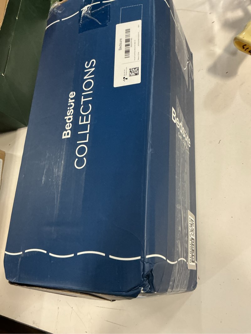 Condition photo showing New/Like New for Bedsure Gentlesoft Sherpa King Size Blanket for Bed- Fleece Fluffy & Cozy Cable Jacquard Tufted for Women Gift, Thick and Warm Christmas Blanket for Winter, Beige, 108x90 Inches 02 - Beige King (108" x 90")