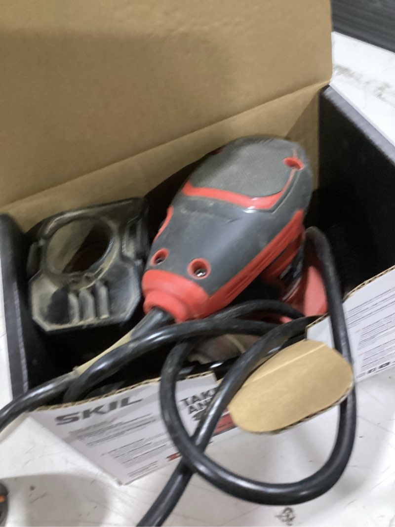 Condition photo showing Good Condition for skil 120 volts 2.8-amp variable random orbital corded sander with dust management