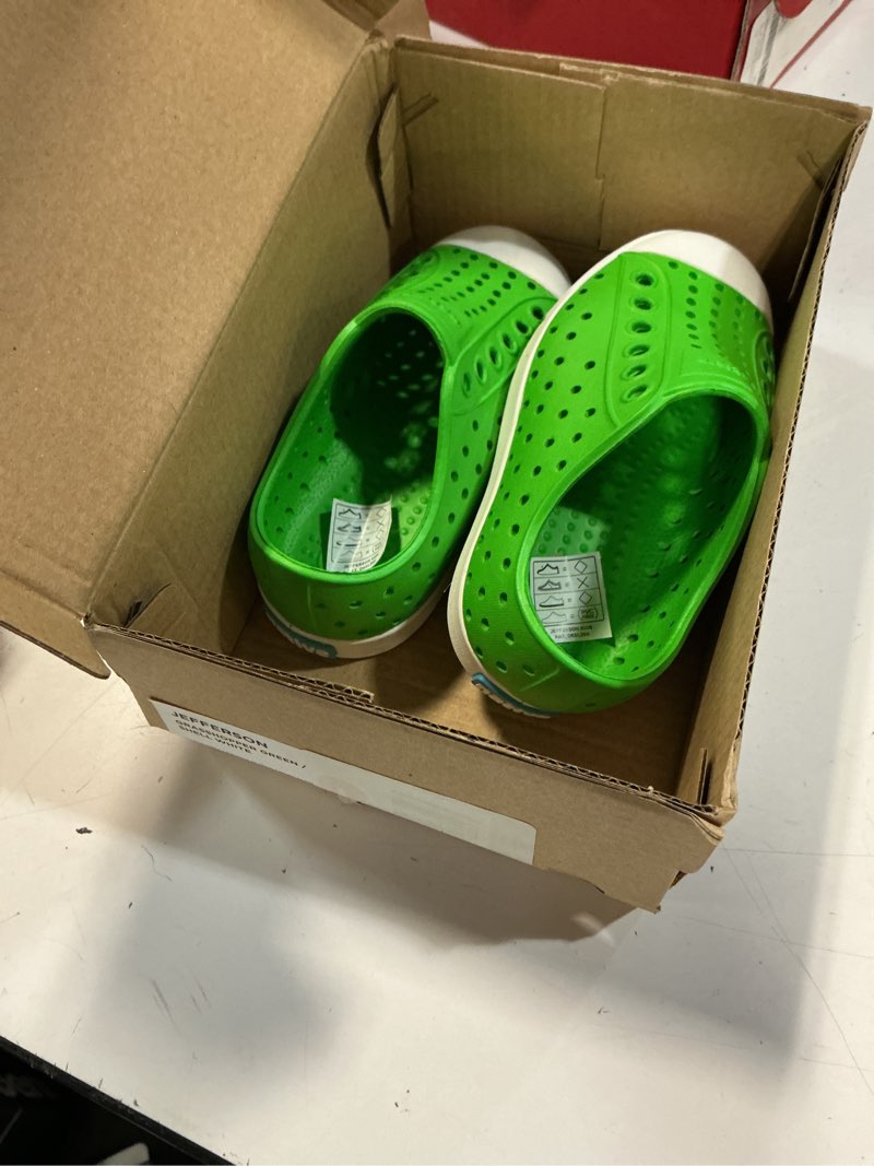 Condition photo showing Good Condition for native shoes kids' jefferson slip-on shoe size c6