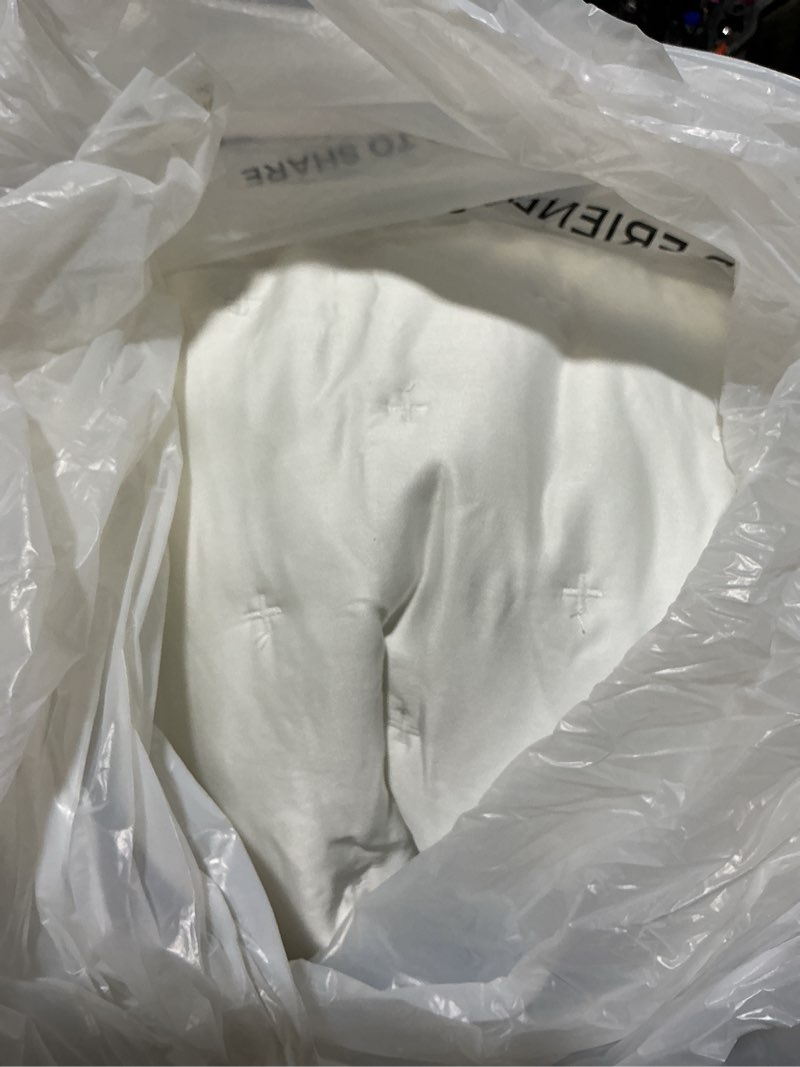 Condition photo showing As Is for white twin bamboo dream quilt