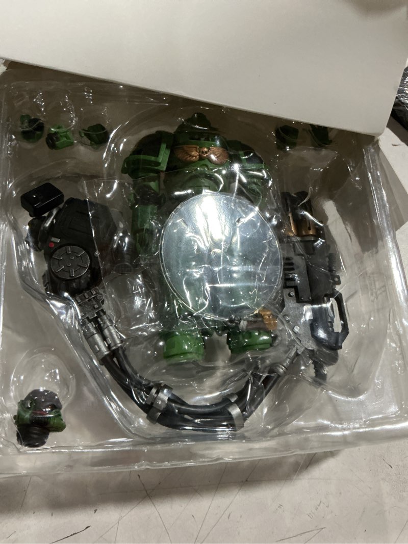 Condition photo showing Good Condition for joytoy warhammer 40k 1/18 scale action figure, brother xavak salamanders eradicators - articulated f
