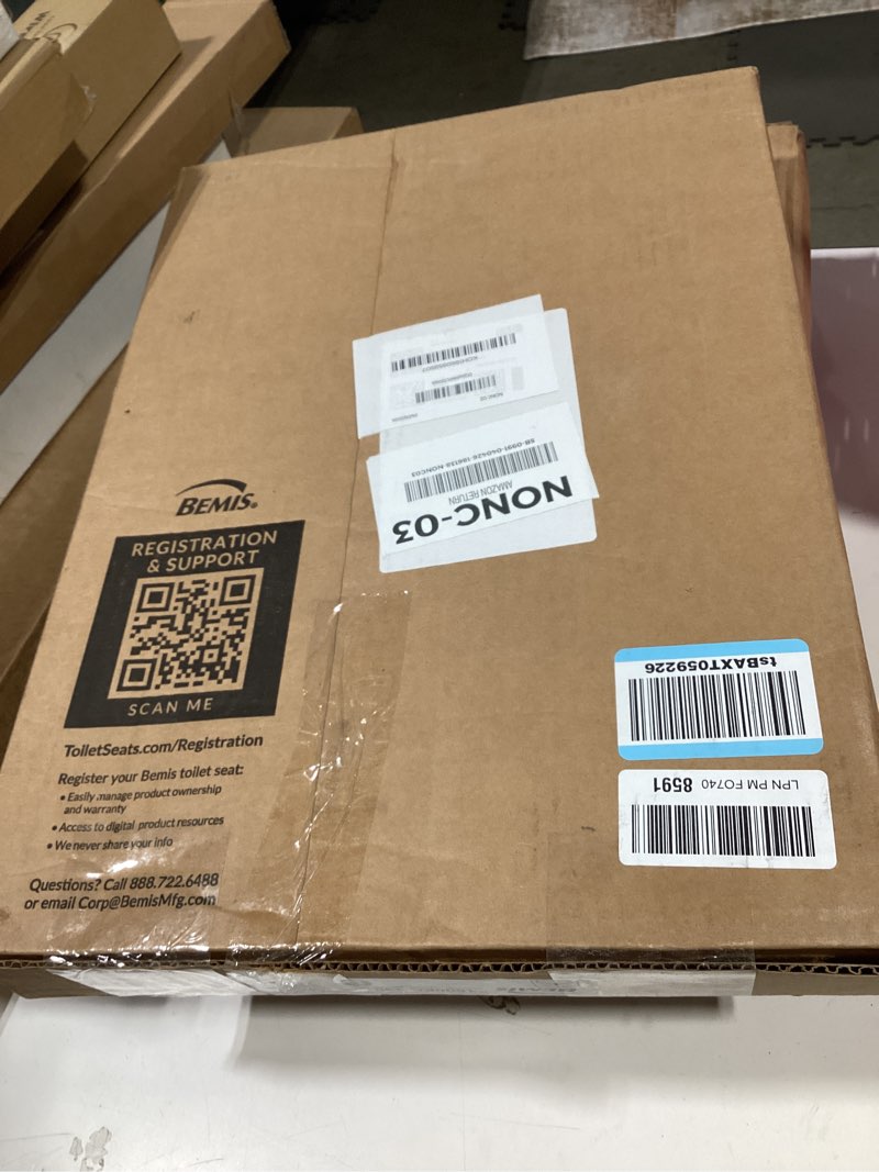 Condition photo showing Good Condition for bemis 1500ec 390 lift-off wood elongated toilet seat, cotton white (pack of 1)