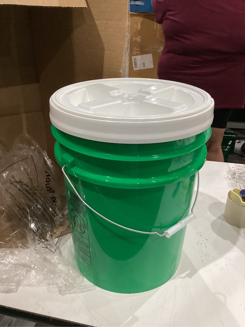 Condition photo showing Good Condition for house naturals 5 gallon food grade plastic bucket with screw-on airtight lid made in the usa, green container with white lid (3 pack)