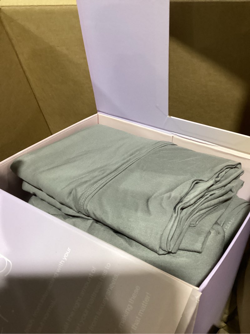 Condition photo showing Good Condition for purple softstretch sheets, king/cal king, rayon blend, moisture-wicking, stormy grey, fits other mattresses, stretch for adaptive support stormy grey standard - king/cal king