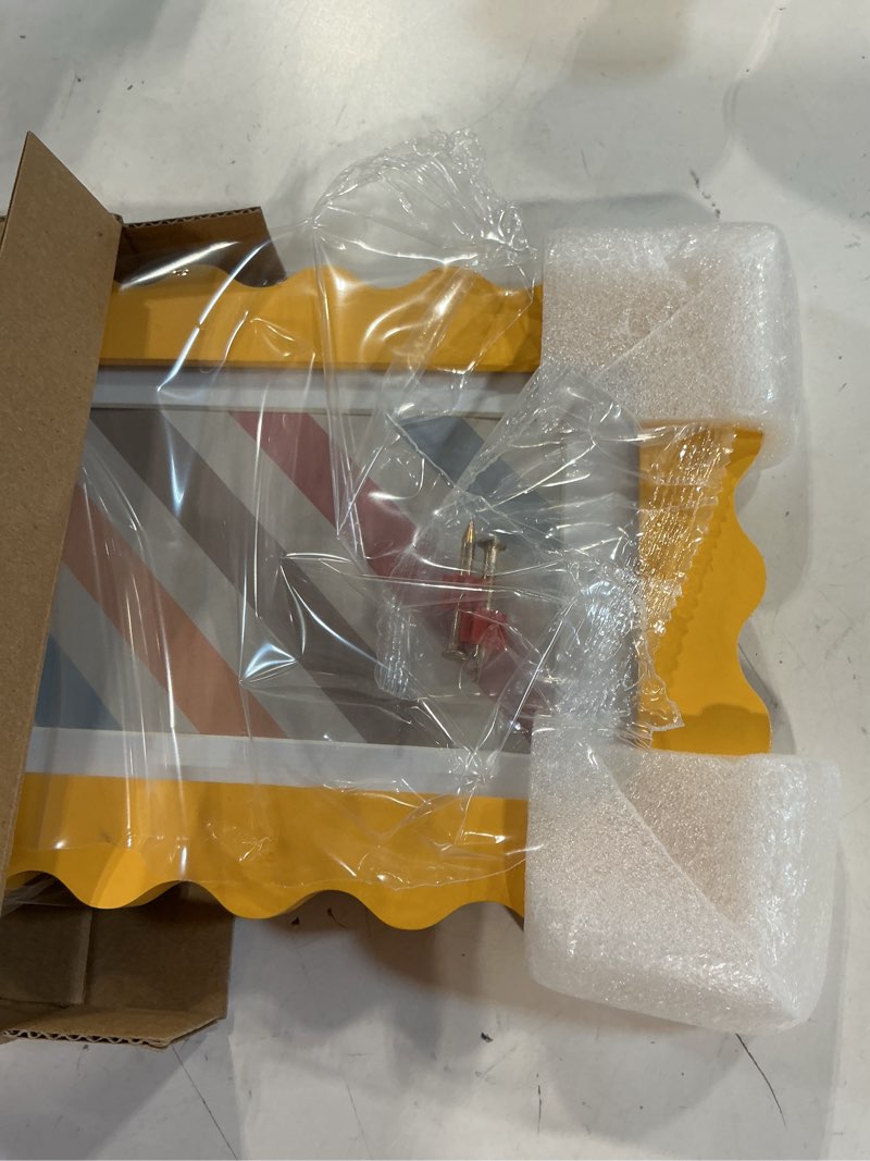 Condition photo showing Good Condition for 4x6 wavy picture frame with mat for 3.5x5, real glass and wooden? frame - tabletop or wall hanging photo frame(1 pack, yellow) yellow 4x6 in