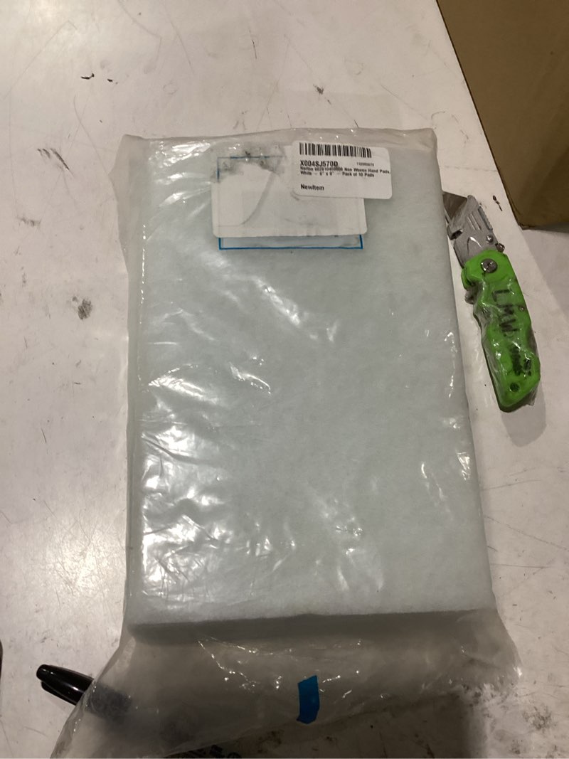 Condition photo showing New/Like New for norton 662610456006 non woven hand pads, white ~ 6" x 9" ~ pack of 10 pads