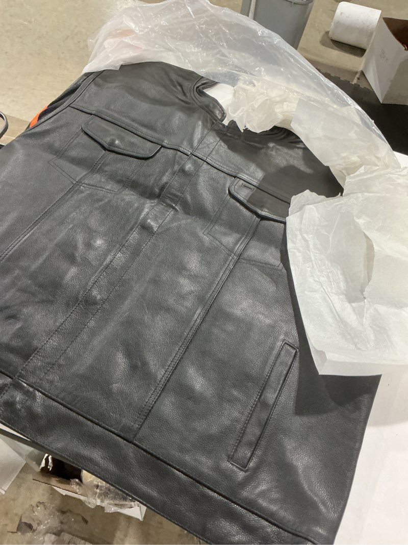 Condition photo showing Good Condition for milwaukee lather vest