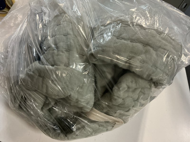 Condition photo showing Good Condition for european linen cotton stitch quilt, full/queen, mist