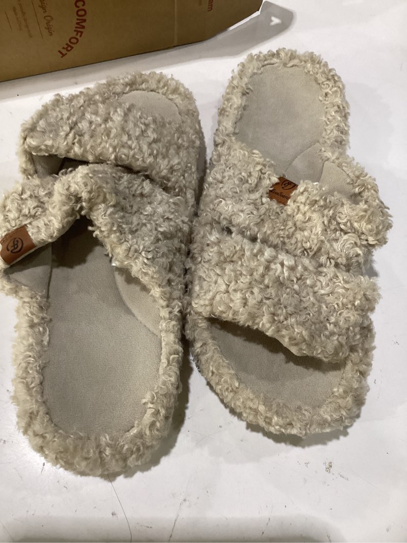 Condition photo showing Good Condition for everfoams womens fuzzy open-toe slippers memory foam indoor house shoes | machine-washable,gifts,memory foam,anti-slip sole,lightweight,indoor and outdoor,cozy 9-10 vintage khaki