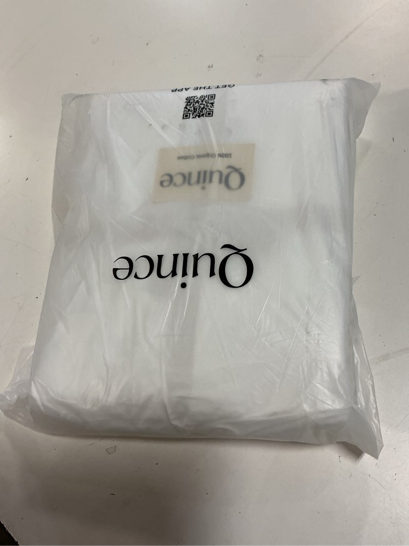 Condition photo showing New/Like New for organic crisp percale duvet cover, full/queen, white