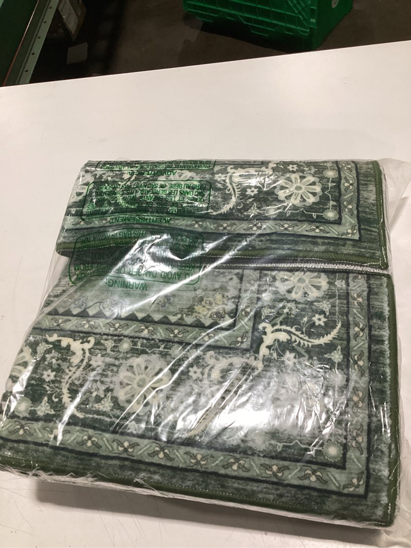Condition photo showing Good Condition for Ileading Vintage Runner Rug for Hallway,Machine Washable Carpet Runners with Rubber Backing,Non Slip