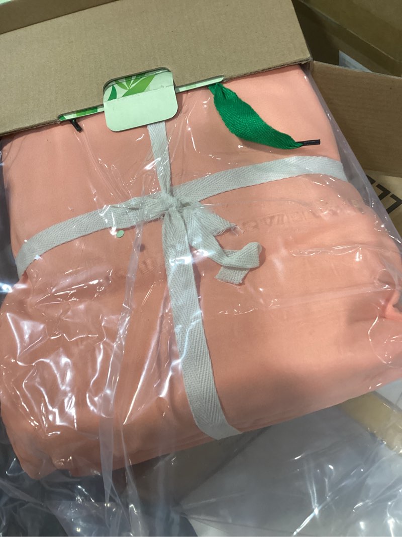 Condition photo showing Good Condition for similar product orangeBedsure Cooling Sheets, Rayon Derived from Bamboo & Cotton Blend, GentleSoft, Breathable, Queen Sheet Set, Deep Pocket Up to 18 Inches, Hotel Luxury Bedding for Hot Sleepers, Rose Pink Rose Pink Queen