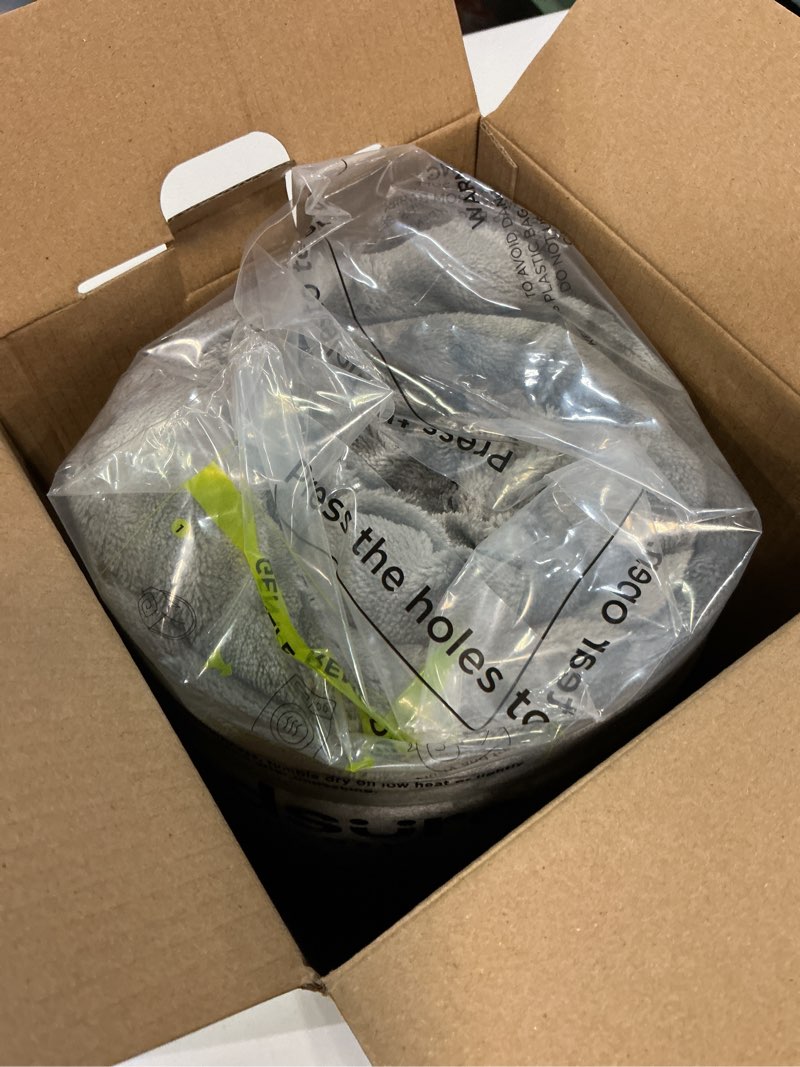 Condition photo showing Good Condition for Bedsure GentleSoft Sherpa Fleece Twin Blanket for Couch, Non-Heated, Thick and Warm Throw for Women and Men, Soft Fuzzy Plush Blanket for Winter, Grey, 60x80 Inches Twin (60" x 80") 01 - Grey