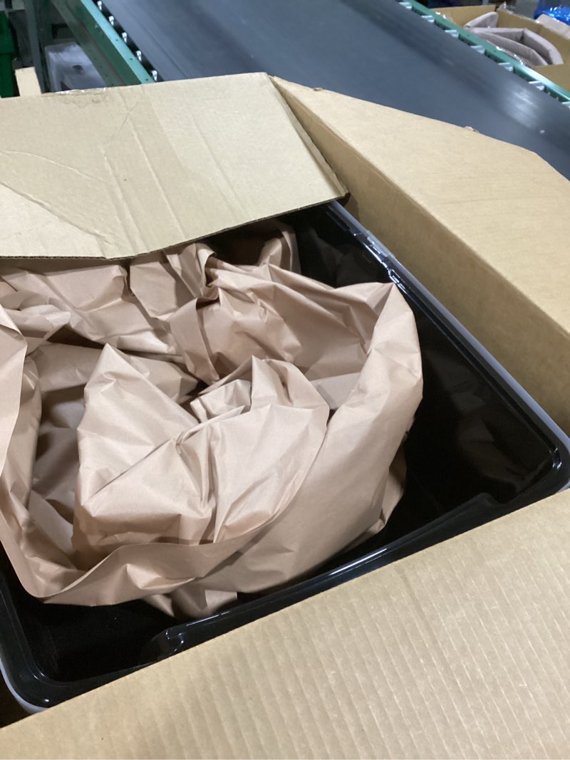 Condition photo showing Good Condition for IRIS USA XX-Large Cat Litter Box, Open Top Extra Large Litter Box for Big Cats and Multi-Cat Households, High Sided Scatter Shield, Easy to Clean, 30"L x 20"W x 14"H, Black XXL Black