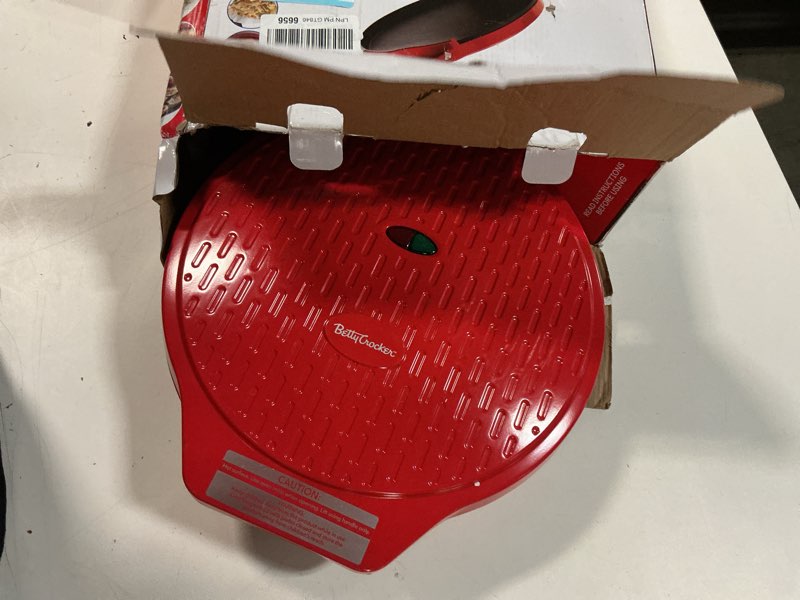 Condition photo showing Good Condition for betty crocker pizza maker plus, 12" indoor electric grill, nonstick griddle pan for pizzas, quesadillas, tortillas, nachos and more, 12" electric griddle for delicious meals and snacks, red red full size