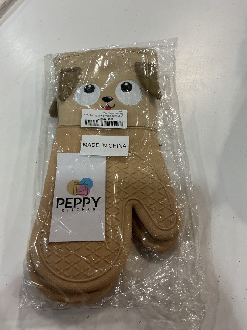 Condition photo showing Good Condition for oven mitts set of 2 with transparent clear silicone shell and dog face cotton lining (dog)