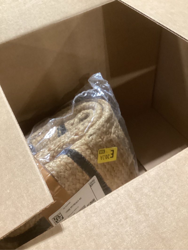 Condition photo showing Good Condition for SVI Rug Scallop Pattern Jute Bohemian Area Rug (Black, 2'x6') 2' x 6' (Rectangular) Black