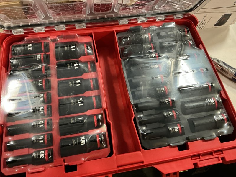 Condition photo showing New/Like New for milwaukee shockwave 1/2 in. drive metric/sae 6 point deep impact socket set 31 pc
