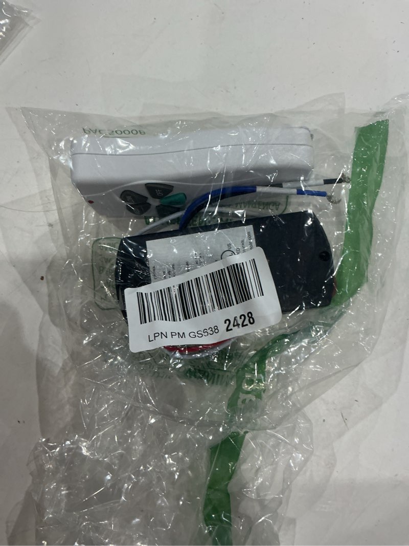 Condition photo showing Good Condition for universal 3-speed ceiling fan remote control kit,replacement harbor breeze hampton bay allen+roth kichler remote fan-53t,kujce9103,uc7030t,fanhd,fan35t,kujce9603, kujce10311, kujec10712,w/green glow fan-53t+fan28r kit(black)