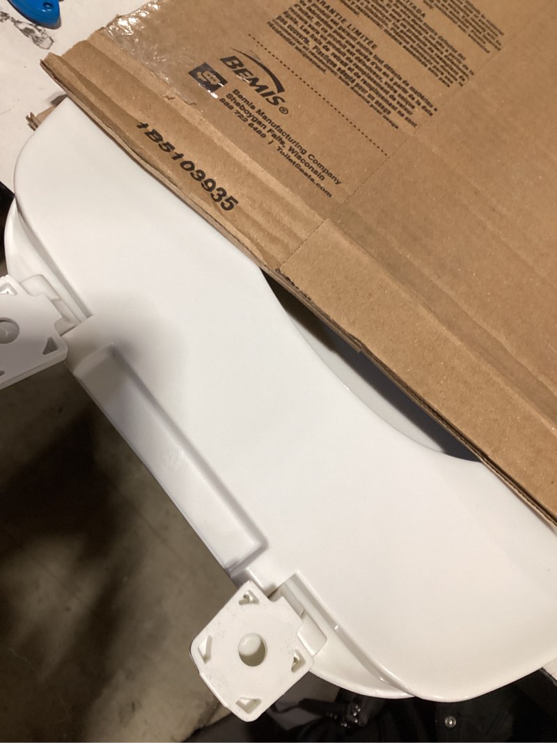 Condition photo showing Good Condition for Bemis 170 Durable Plastic Toilet Seat, Elongated, White