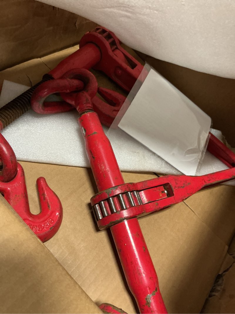 Condition photo showing As Is for VEVOR 9215LBS 3/8" – 1/2" Ratchet Binders 9,215 LBS Secure Working Load, G70 Hooks and Adjustable Length, for Grade 70-80 Chains, Tie Down, Hauling, Towing, 2-Pack, Red 2pcs without chain