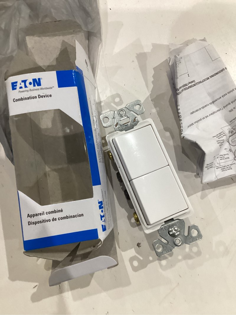 eaton 15-amp 3-way rocker light switch , white item