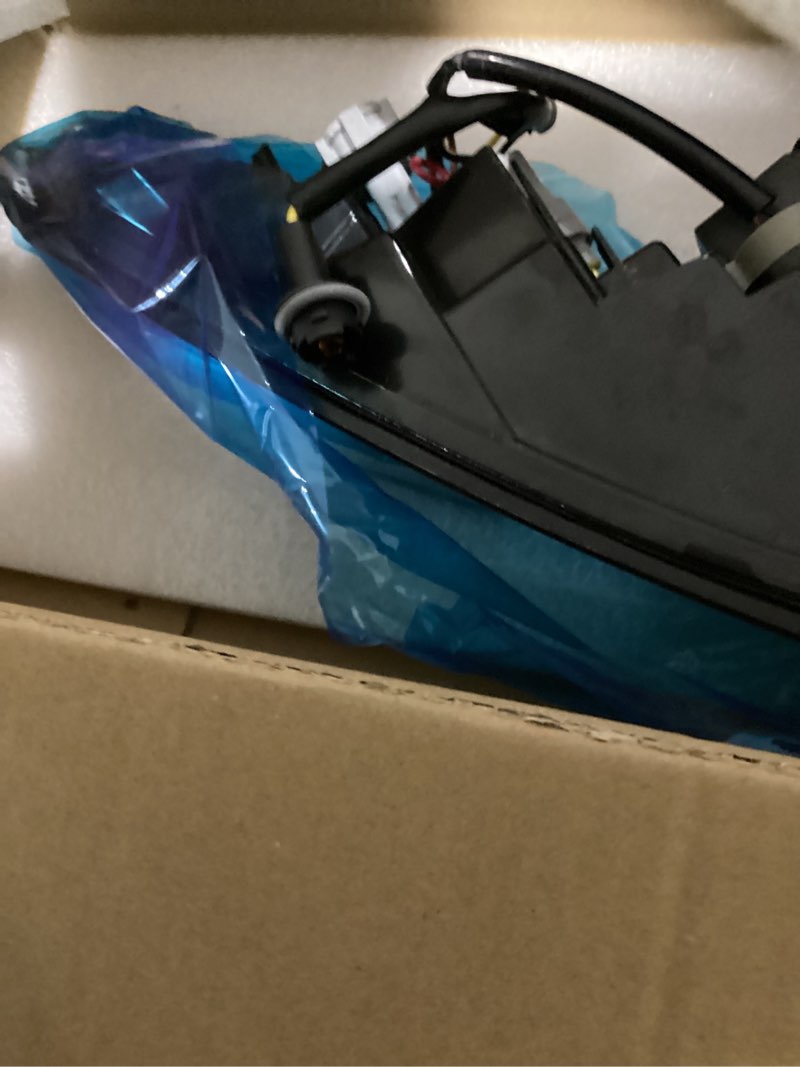 Condition photo showing Good Condition for ni2805122 right outer rear tail light assembly compatible with 2021 2022 2023 2024 rogue red not halogen taillight tail lamp passenger side 265506rr0a