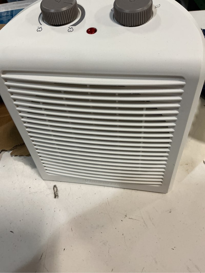 Condition photo showing Good Condition for Utilitech 1500 -Watt Fan Compact personal Indoor Electric Space Heater with Thermostat
