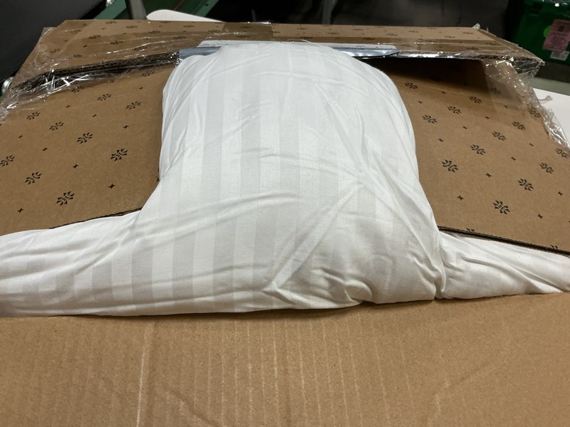 Condition photo showing Good Condition for Beckham Hotel Collection Bed Pillows Standard/Queen Size Set of 2 - Original Soft Down Alternative Pillow for Sleeping - Soft Support for Back, Stomach or Side Sleepers Queen / Standard White
