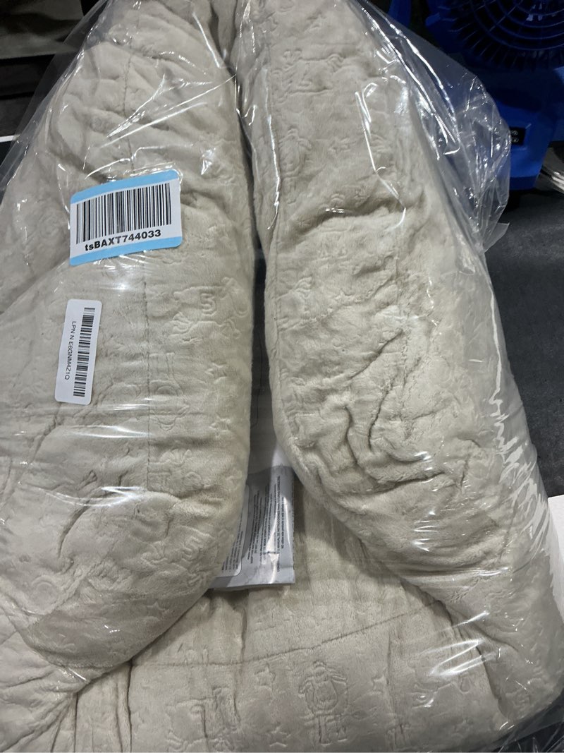 Condition photo showing Good Condition for Untitled Item