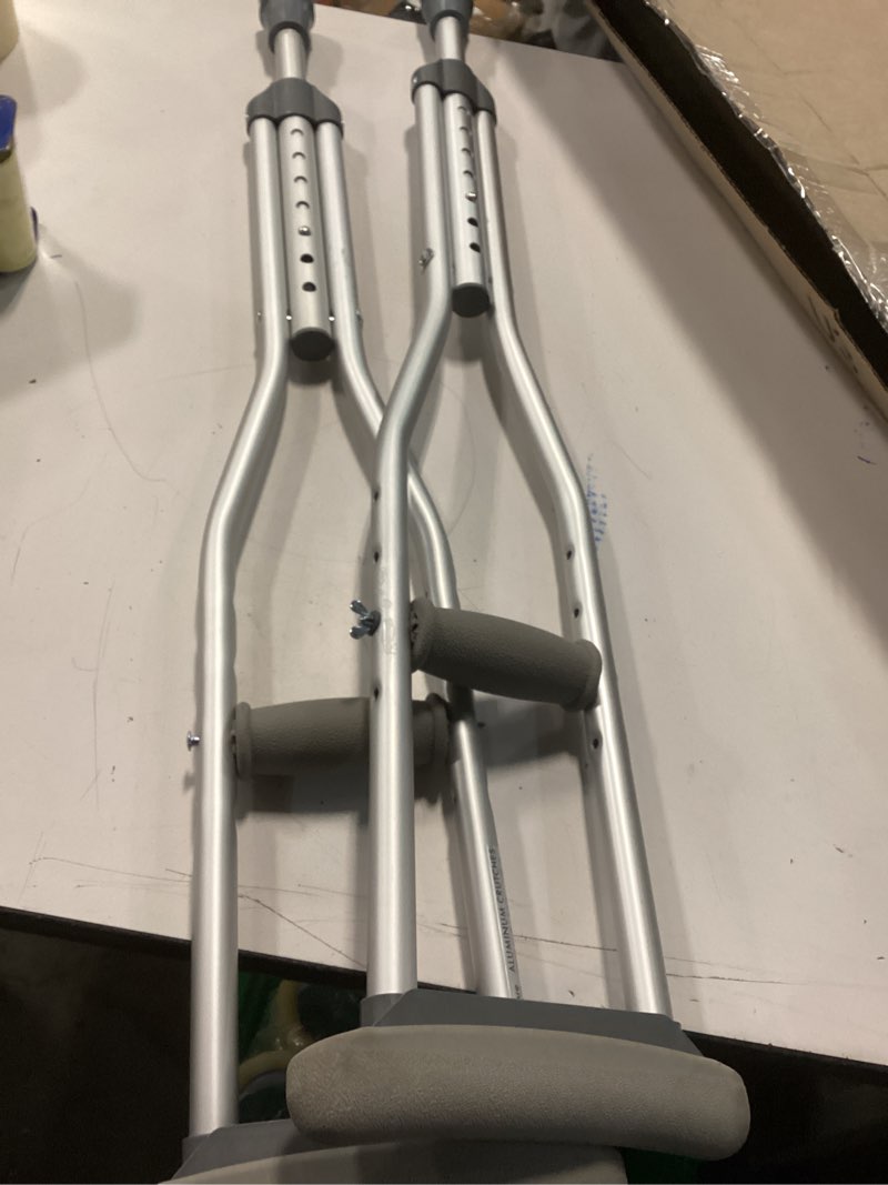 Condition photo showing Good Condition for dynarex adjustable aluminum crutches, child