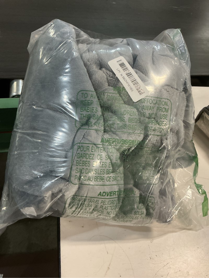 Condition photo showing Good Condition for smiry fuzzy couch cover for dogs, non slip washable pet sofa cover, scratch proof hair resistant plush sofa slipcover, pet friendly couch cushion protector for cat, grey, 27.6" x 70.9" grey 27.6" x 70.9"