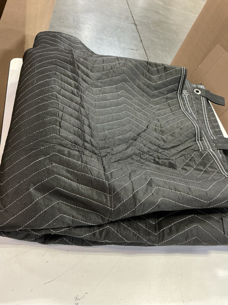 Condition photo showing Good Condition for 72" x 40" Studio Large Sound Dampening Blanket, Sound Insulated Blanket Sound Absorbing Blanket with Grommets for Soundproofing Noise Reduction Light Blocker Basement Recording Studio