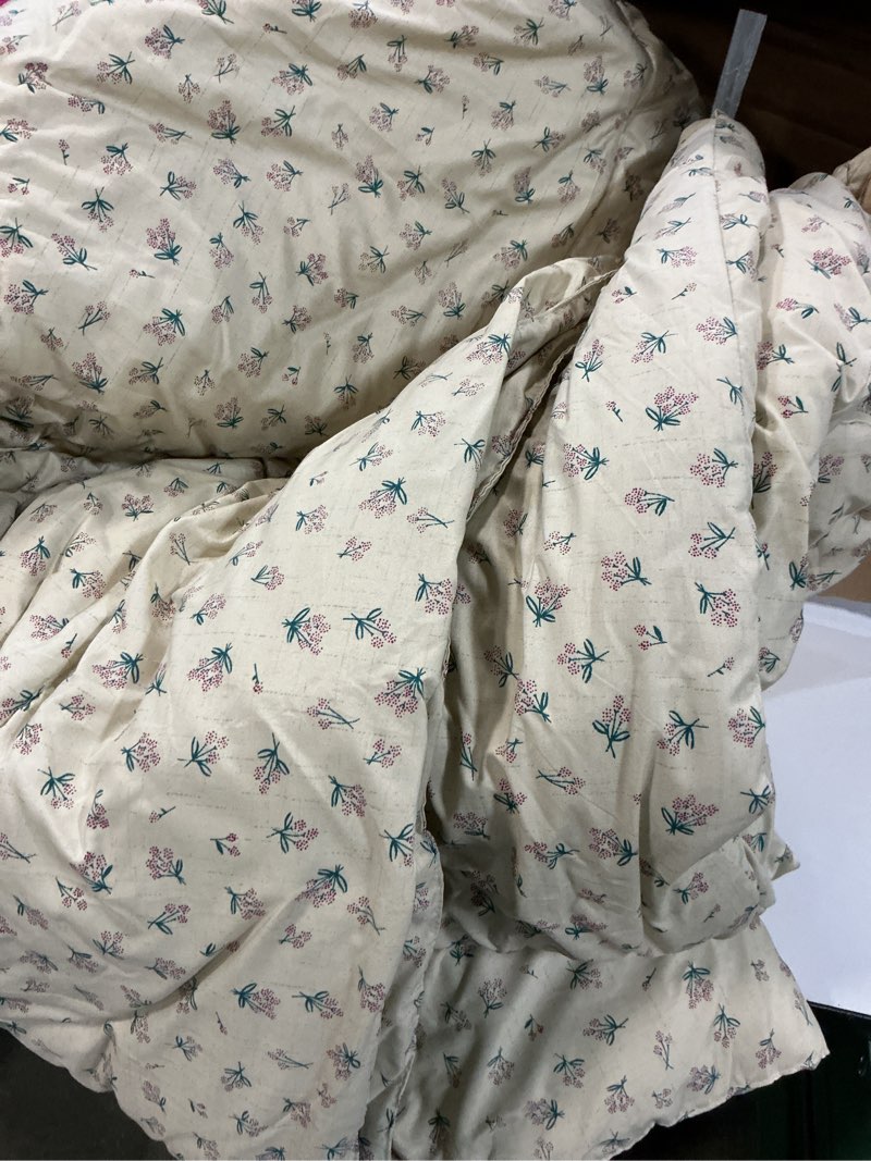 Condition photo showing As Is for kw keywarm home textiles floral duvet cover queen size, 3 pieces soft breathable 100 percent cotton set, floral plant bedding comforter set with zipper ties, 1 and 2 pillowcases, no cream floral