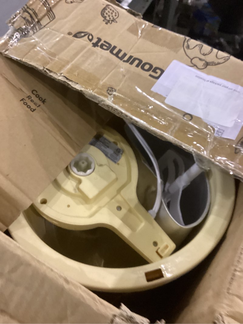 Condition photo showing As Is for Elite Gourmet Maxi-Matic EIM-924L 4 quart Old Fashioned Electric Ice Cream Maker, Pine Bucket