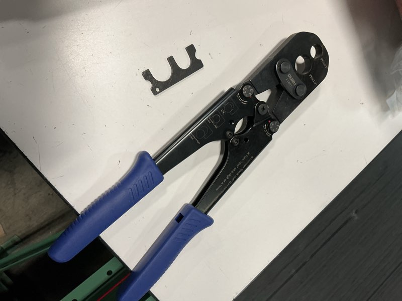 Condition photo showing Good Condition for ouru pex crimping tool for copper rings 1/2" & 3/4", plumbing tool kit with tubing cutter and go/no-go gauge, meets astm f1807 standard crimper with cutter