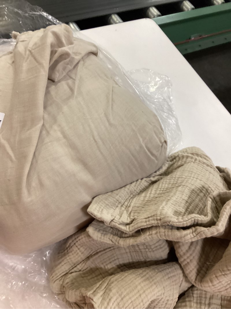 Condition photo showing Good Condition for organic cotton gauze duvet cover set size: full/queen