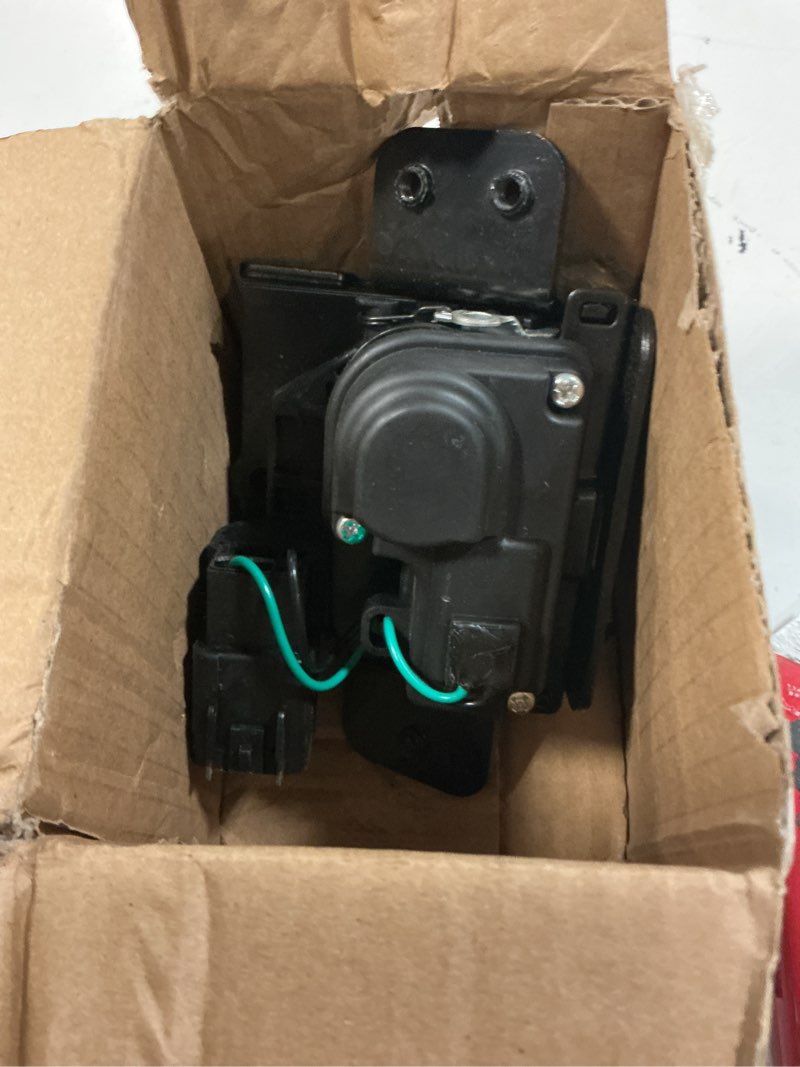 Condition photo showing Good Condition for liftgate lock actuator back tailgate door latch compatible for gmc yukon acadia, buick enclave, cadillac escalade, chevy tahoe suburban replaces oem 13501871, 13502697, 931-299, 72158