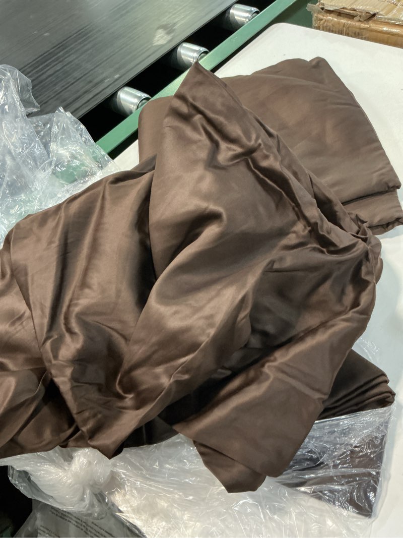 Condition photo showing Good Condition for cozy earth luxury bed sheet set - 100% viscose from bamboo fabric, ultra-soft & breathable, fits regular & deep pocket mattresses up to 20" - 4 pieces queen sheet set walnut